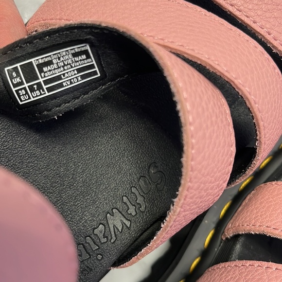 Dr. Martens Blaire Sandals in Peach size 7 NEW - Picture 11 of 12